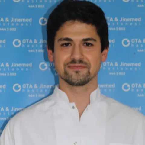 Dr. Candost Demiröz