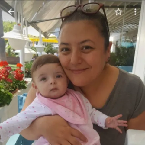 Dt. Özge Acar