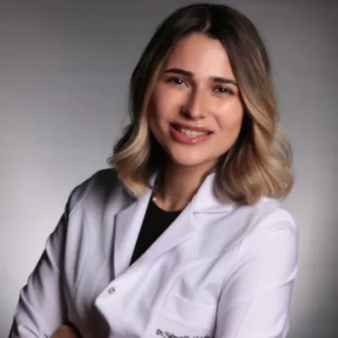 Dt. Yağmur Çömlekçioğlu