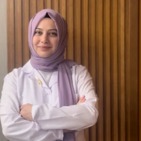 Uzm. Dr. DR. Sümeyra Okur